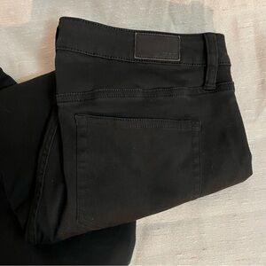 Like New Lands End Black mid-rise straight leg women’s jeans size 16